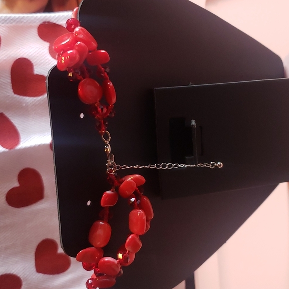 Red Necklace *J6 - Picture 2 of 2